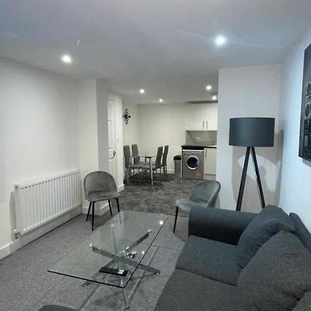 2 Bed Room Luxury Apartment In Old Kent Road Лондон Екстериор снимка