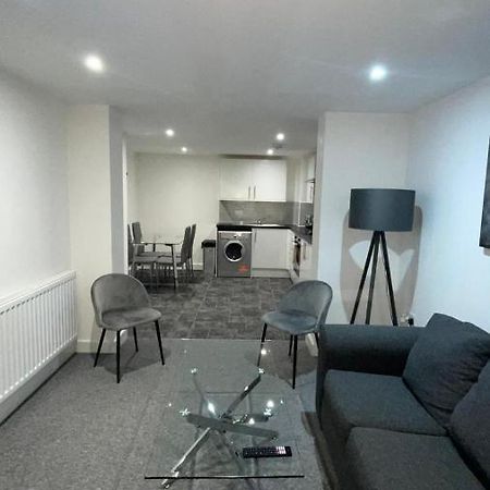 2 Bed Room Luxury Apartment In Old Kent Road Лондон Екстериор снимка