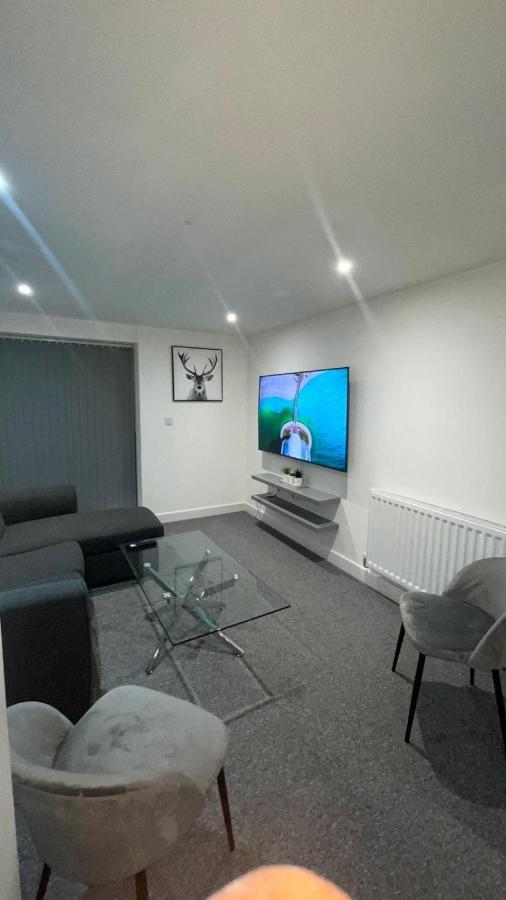 2 Bed Room Luxury Apartment In Old Kent Road Лондон Екстериор снимка
