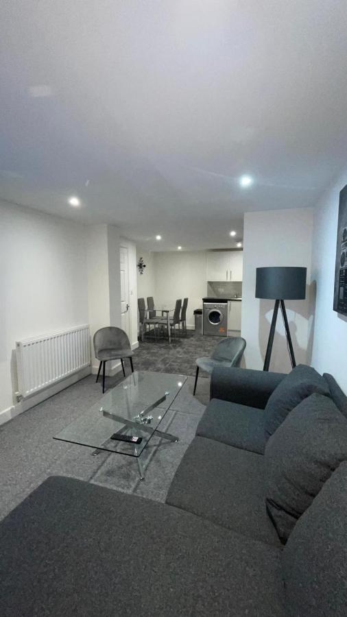 2 Bed Room Luxury Apartment In Old Kent Road Лондон Екстериор снимка
