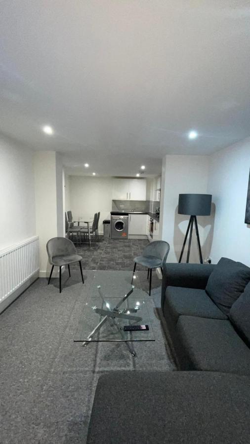 2 Bed Room Luxury Apartment In Old Kent Road Лондон Екстериор снимка