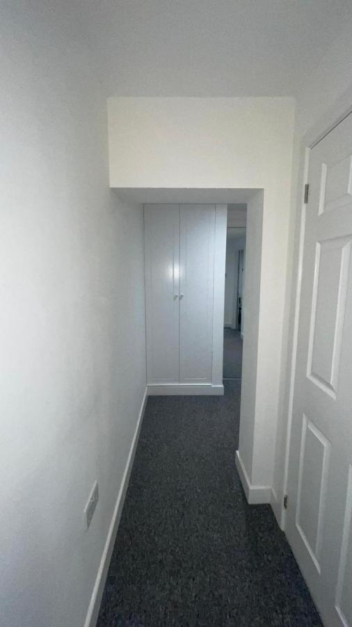 2 Bed Room Luxury Apartment In Old Kent Road Лондон Екстериор снимка