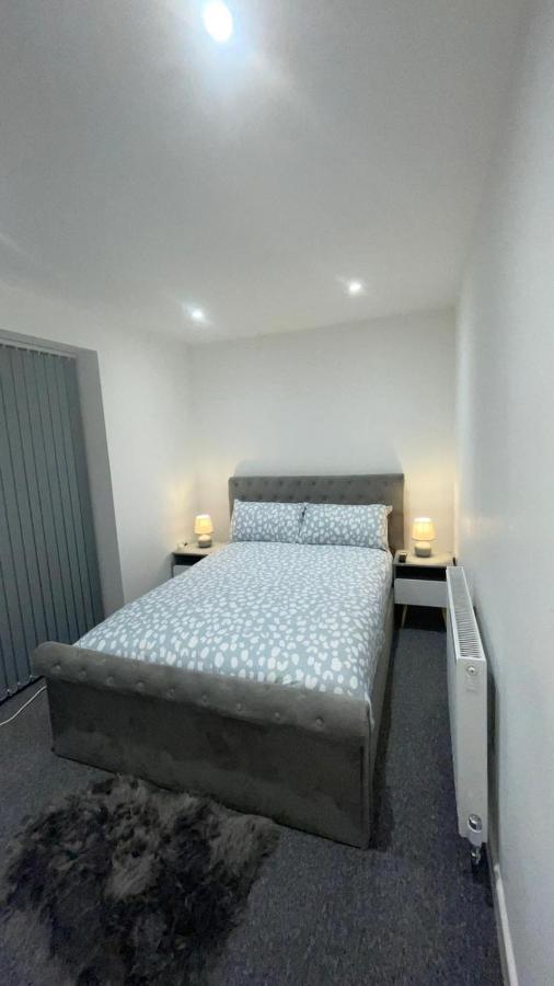 2 Bed Room Luxury Apartment In Old Kent Road Лондон Екстериор снимка