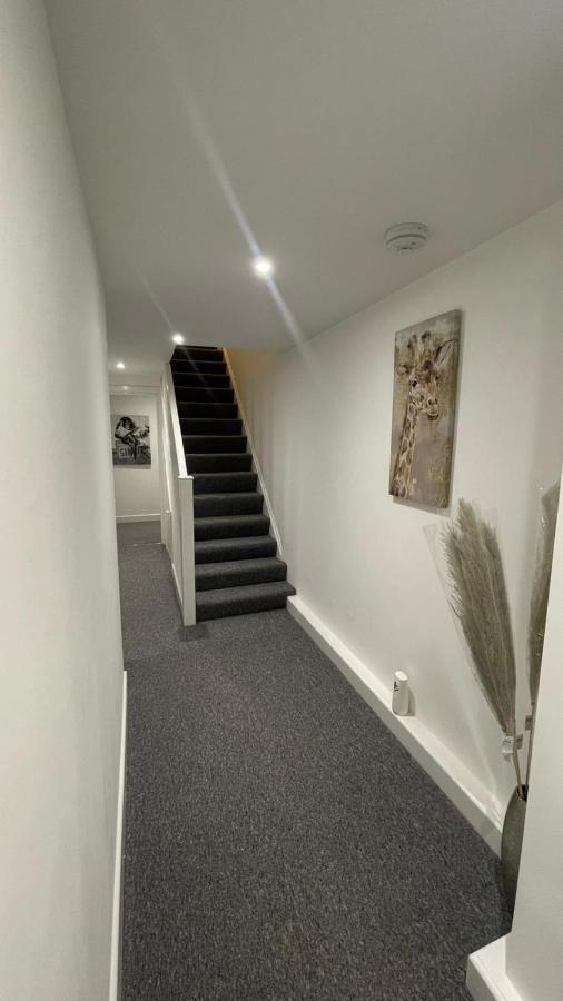 2 Bed Room Luxury Apartment In Old Kent Road Лондон Екстериор снимка