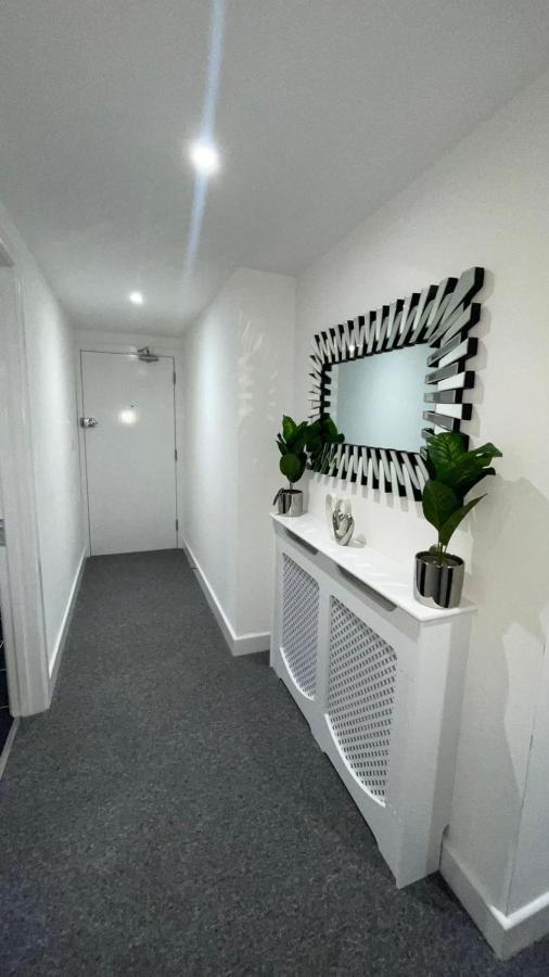 2 Bed Room Luxury Apartment In Old Kent Road Лондон Екстериор снимка