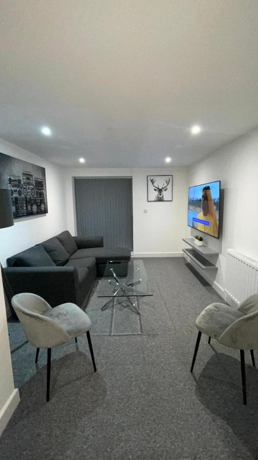 2 Bed Room Luxury Apartment In Old Kent Road Лондон Екстериор снимка