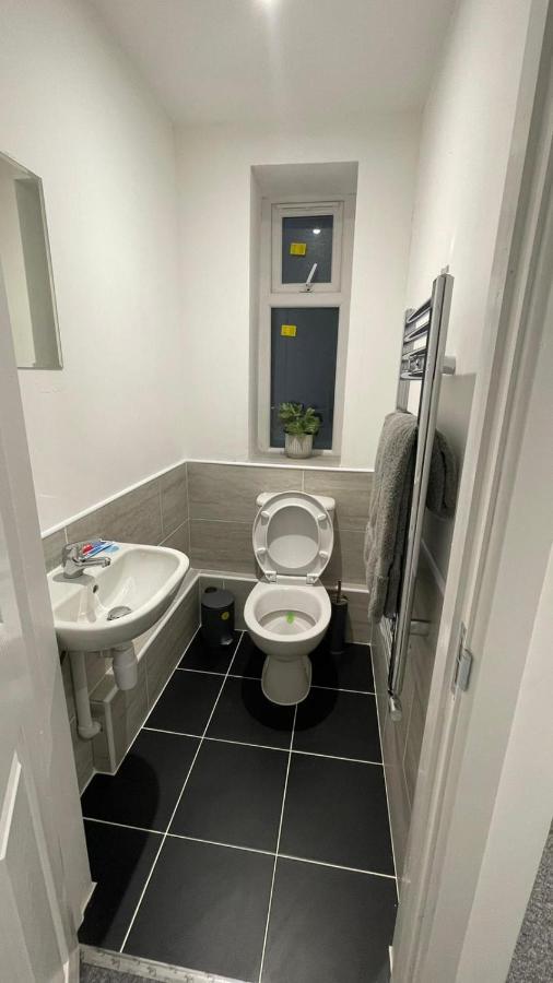 2 Bed Room Luxury Apartment In Old Kent Road Лондон Екстериор снимка
